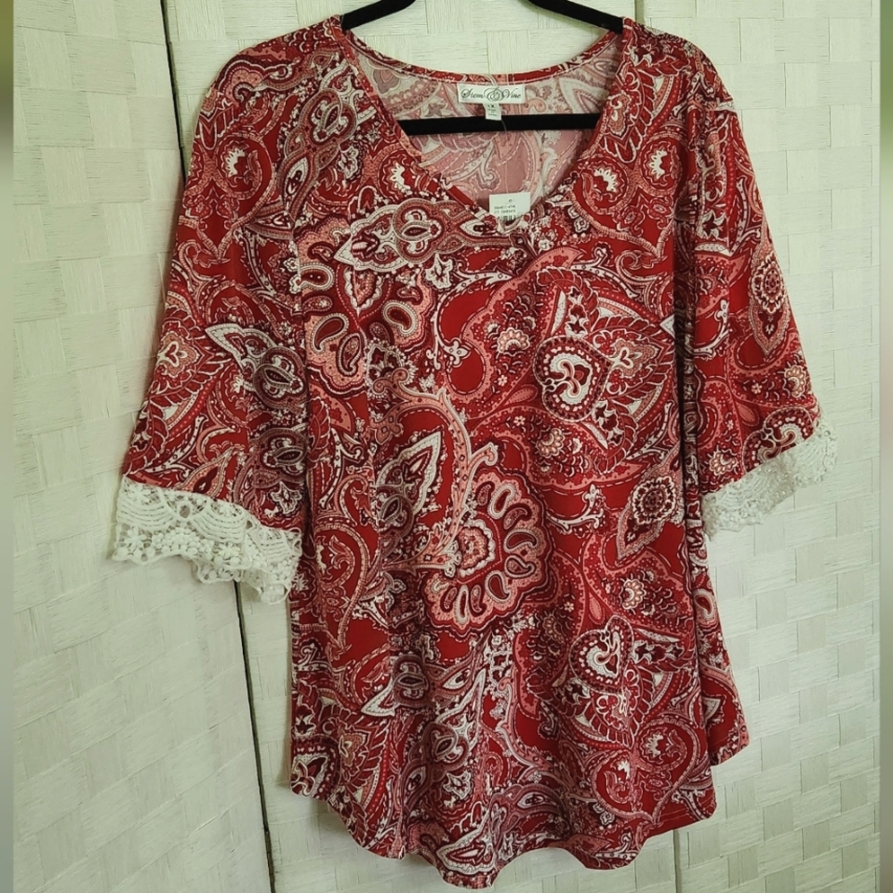 Plus Size 1x NWT Stem & Vine Red/Pink Paisely Blouse with lace cuffs